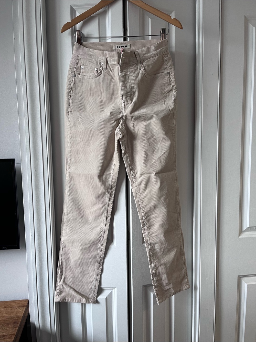 Boden Women’s Light Beige Corduroy Straight-Leg Jeans